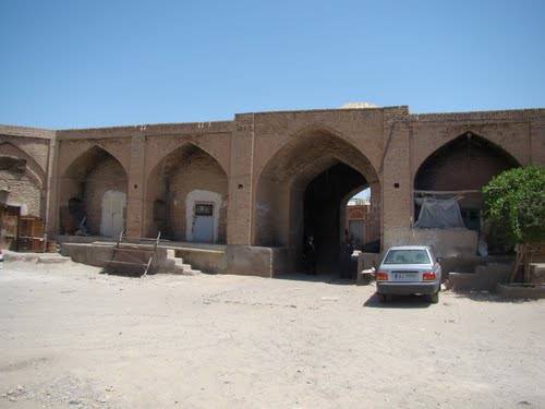 کاروانسرای لاری 