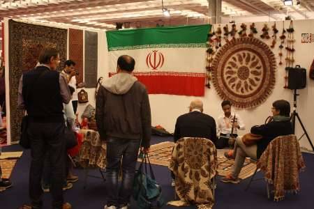 استقبال گرم از غرفه های نمایشگاه صنایع دستی ایران در فلورانس ایتالیا