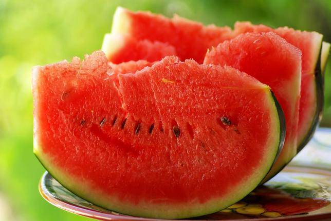 11 دلیل برای مصرف هندوانه
