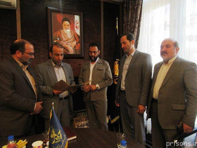 تسلط کامل بر قوانین و آئین نامههای مربوطه توسط مسئولین و کارکنان آسیبها را به حداقل میرساند تسلط کامل بر قوانین و آئین نامههای مربوطه توسط مسئولین و کارکنان آسیبها را به حداقل میرساند