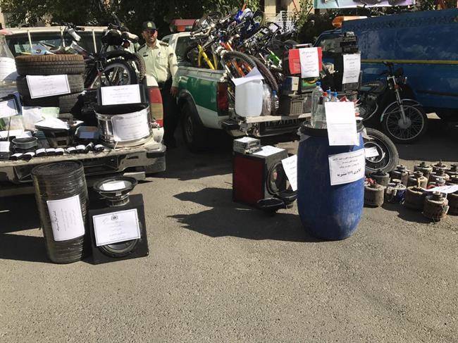 کشف 5 خانه فساد و متلاشی شدن باندهای مراکز فساد/ دستگیری عربده کش ها، ساقی ها و کاسب های تهران کشف 5 خانه فساد و متلاشی شدن باندهای مراکز فساد/ دستگیری عربده کش ها، ساقی ها و کاسب های تهران