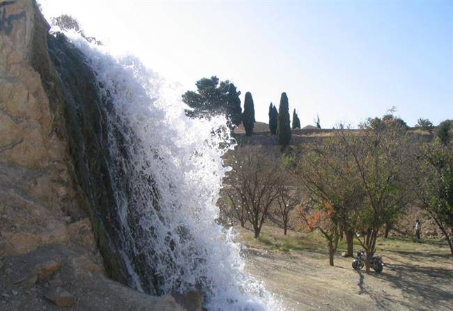 آبشار کاخک