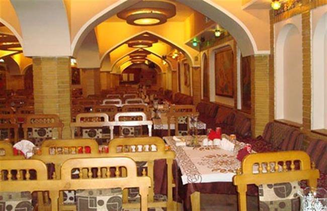 سفره خانه سنتی هزار و یک شب تهران