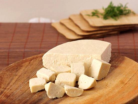 آشنایی با سه نوع پنیر و موارد مصرف آنها در غذا