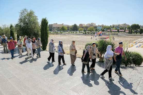 ابهام در نحوه برخورد با مسافرپذیران چینی