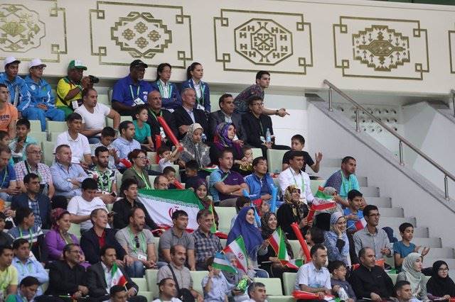 تشویق ایران توسط ترکمنستانی‌ها و واکنش ورزشکاران ازبک
