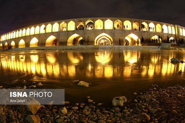 جاری شدن دوباره آب در زاینده رود اصفهان