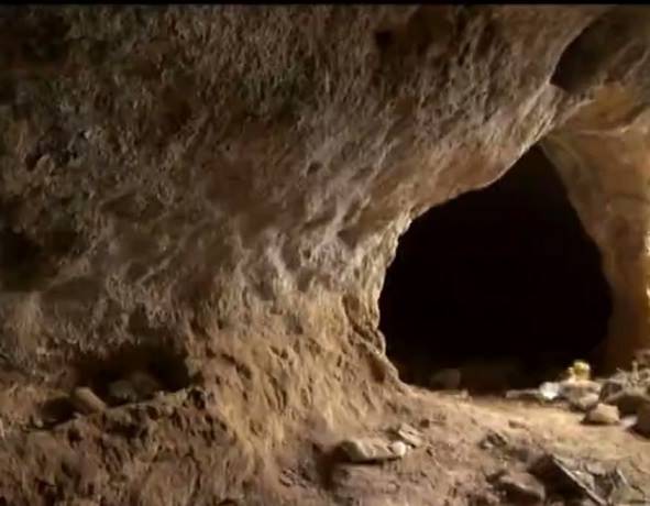 غارهای باستانی کنزق