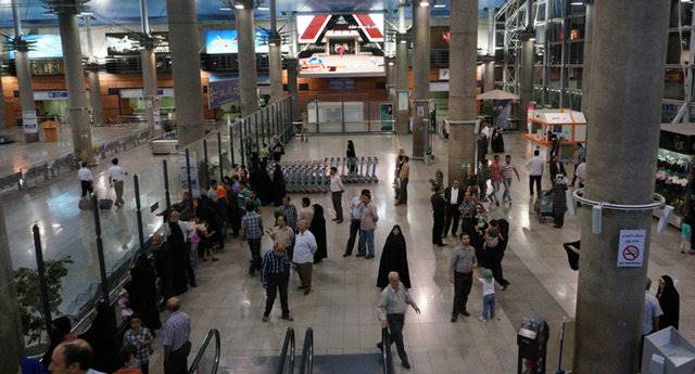 ویترین خالی فرودگاه امام (ره) برای گردشگران خارجی