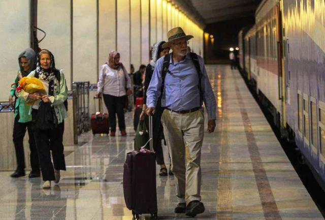 قطار گردشگری بین المللی هزار و یک شب وارد شیراز شد