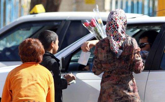 توقف طرح جمع آوری کودکان کار به صلاح نیست