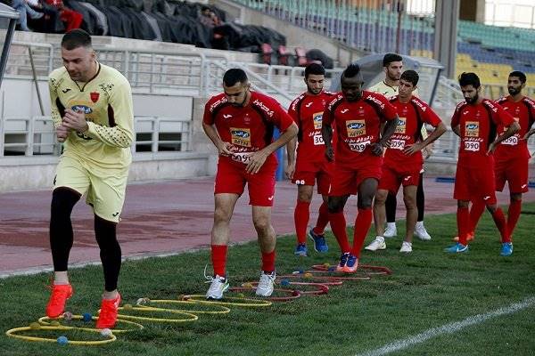 بازگشت فرشاد احمدزاده به تمرینات گروهی پرسپولیس