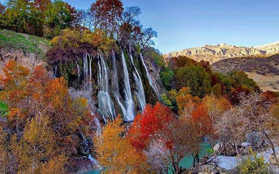 گردشگر ی در فصل هزار رنگ