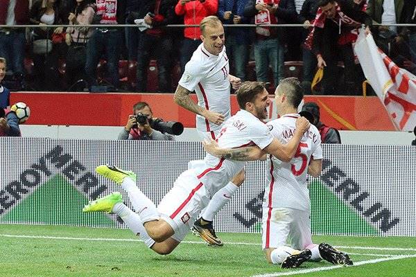 لهستان هم مسافر جام جهانی شد/ توقف خانگی دانمارک مقابل رومانی