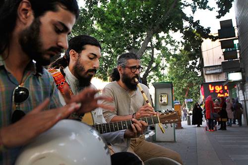 نگاه منفی به خیابان و هنرخیابانی در ایران