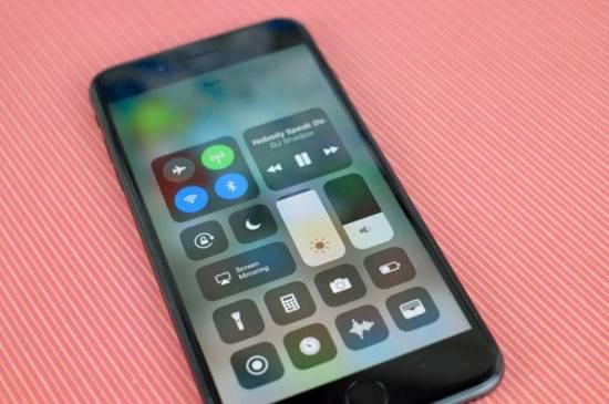 11 روش برای بهبود عمر باتری در iOS 11