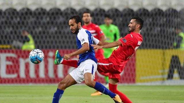 هدیه سنگربان عمانی الهلال به هم تیمی‌هایش