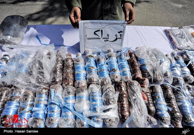 انهدام باند مسلح قاچاقچیان مواد مخدر در قلعه گنج/ 5 متهم دستگیر شدند