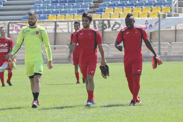 برانکو استقلال را برای بازیکنان پرسپولیس آنالیز کرد