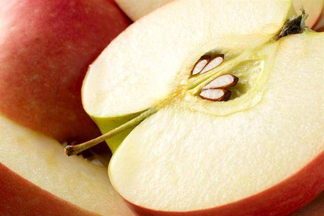 هشدار؛ دانه های سیب را نخورید!