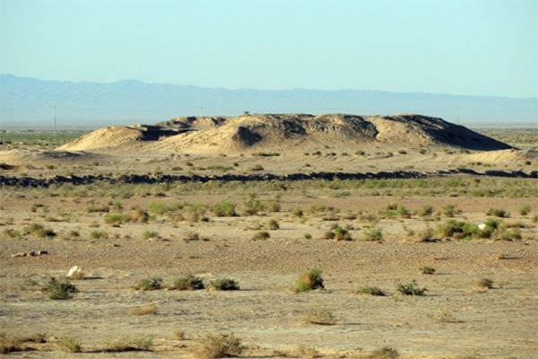 شناسایی سطح خاک بکر در کاوش‌های تل آتشی دارستان کرمان