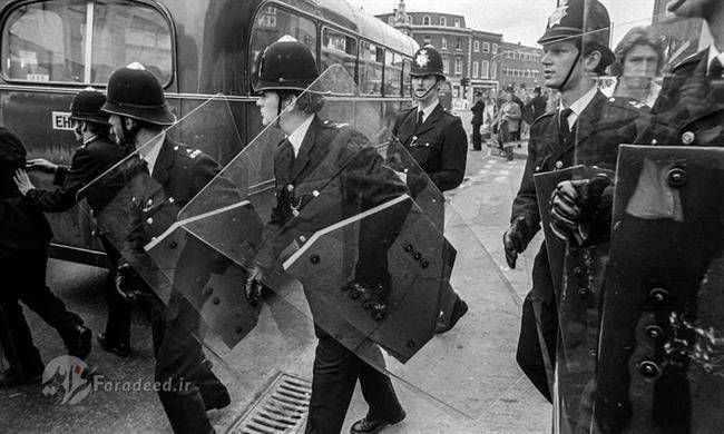 برای نخستین بار، پلیس انگلستان در خارج از ایرلند شمالی از سپرهای پلاستیکی ضد شورش استفاده کرد.