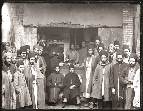 زیر گذر زندگی در طهران