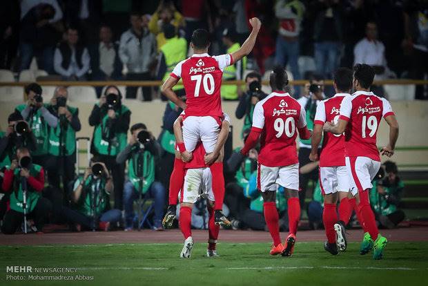 پرسپولیس با شکست شاگردان دایی صدرنشین شد