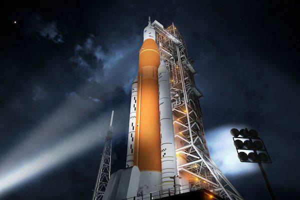 نخستین پرواز راکت بزرگ ناسا باز هم به تعویق افتاد