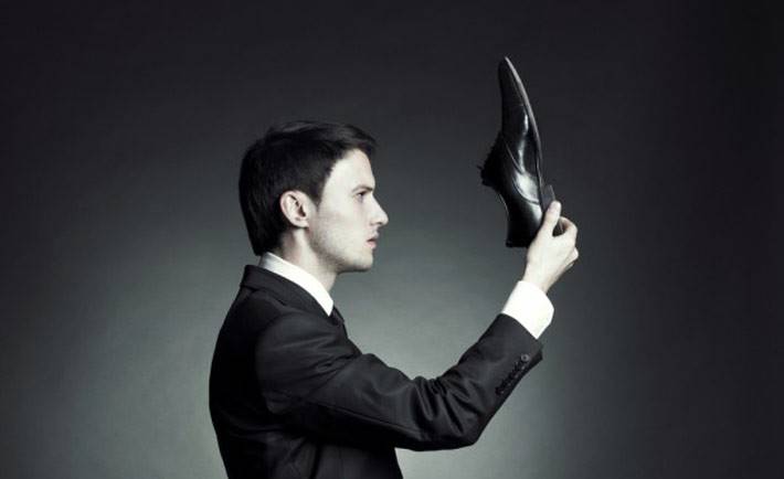 5 مدل کفش که هر مردی باید در جاکفشی داشته باشد