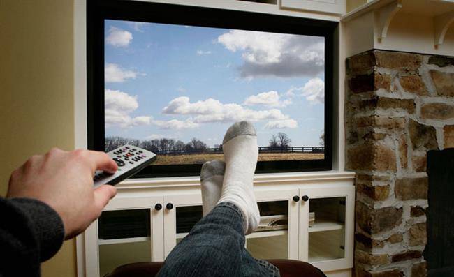Man-Watching-TV