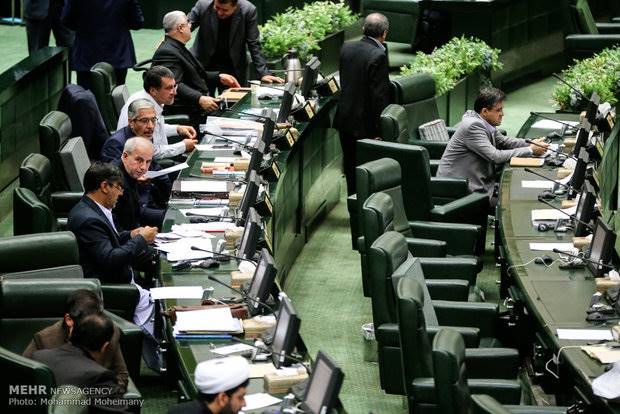 بهارستانی ها با تحقیق و تفحص از شرکت دخانیات موافقت کردند