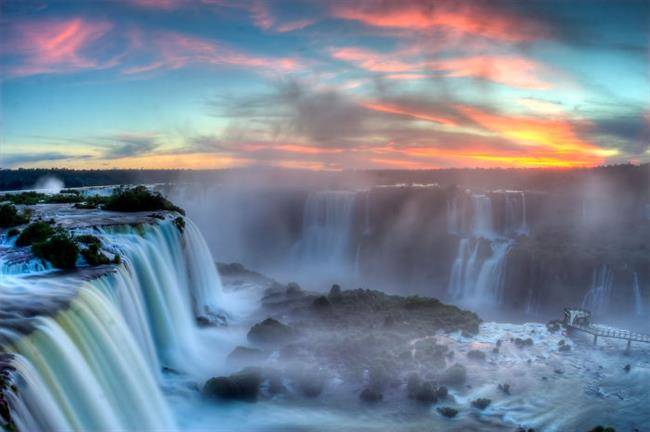 Sunset_over_Iguazu2__700