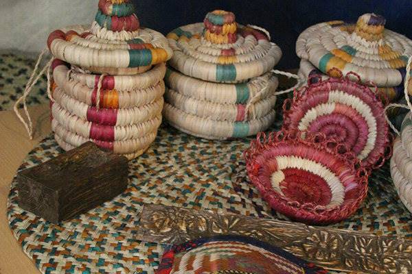 صنعتگران خوزستانی در کارگاه تخصصی حصیربافی آموزش می‎بینند