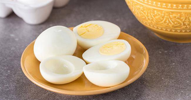 کالری سفیده و زرده تخم مرغ