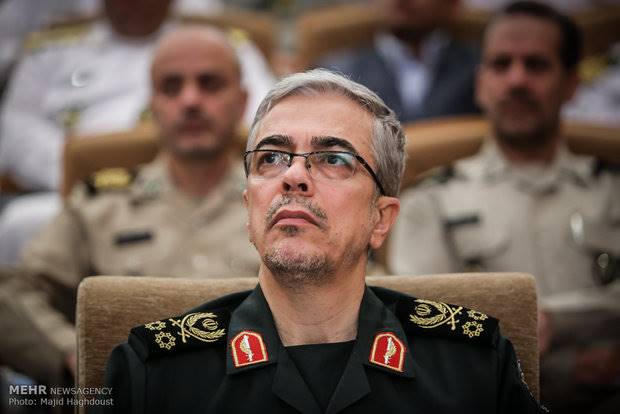 سرلشکر باقری برای بازدید از مناطق زلزله زده وارد کرمانشاه شد