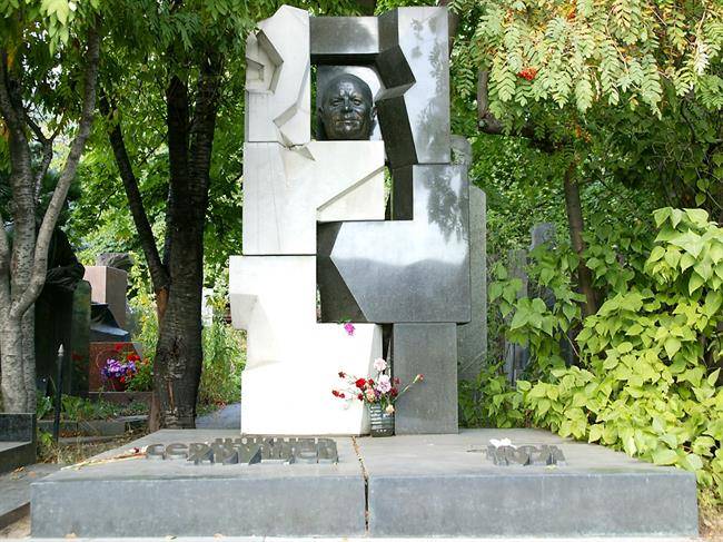 cemetery-novodevichy قبرستان تاریخی مسکو گورستان نوودیچی