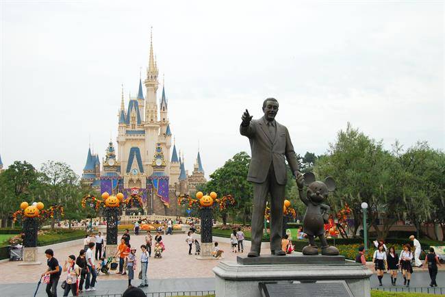 دیزنی لند توکیو Tokyo Disneyland