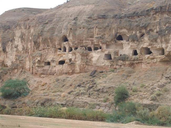 آشنایی با غار چهل خانه دشتستان در بوشهر