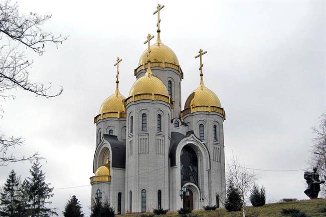 کلیسای تمام مقدسات All Saints Church