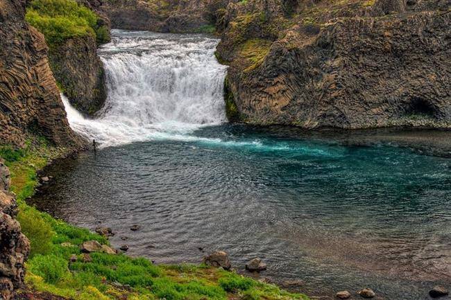 آبشار hjalparfoss