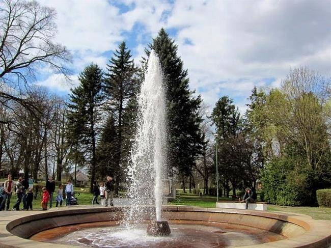 آشنایی با آبفشان هرلانی (Herl’any’s Geyser)