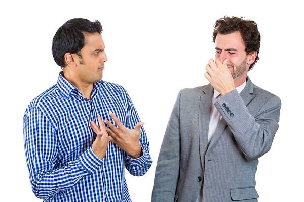 دلایل بوی بد بدن و روش های درمان آن