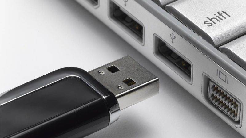 توسعه دهندگان USB: از همان اول می دانستیم در تشخیص سمت درست دچار مشکل می شوید