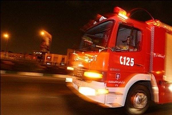 آتش سوزی کارگاه نجاری در بزرگراه آزادگان / ٣ نفر دچار سوختگی شدند