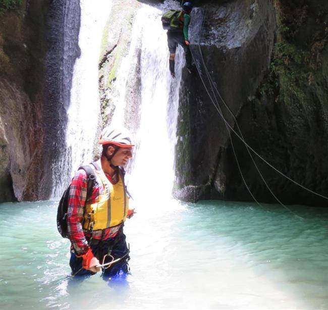 آبشار پرخروش تنگه تامرادی در استان کهگیلویه و بویراحمد
