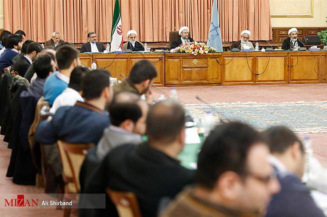 نشست 8 ساعته رئیس قوه قضاییه با 50 نماینده تشکلهای دانشجویی نشست 8 ساعته رئیس قوه قضاییه با 50 نماینده تشکلهای دانشجویی
