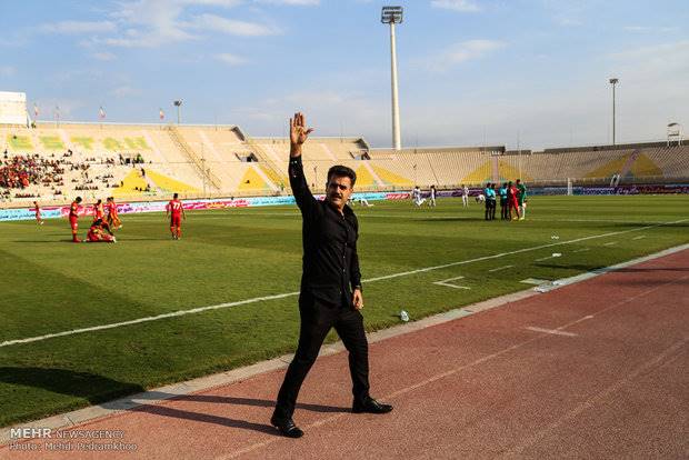 پورموسوی: به خاطر حرف و حدیثها پیراهن مشکی‌ام را حراج می‌کنم!