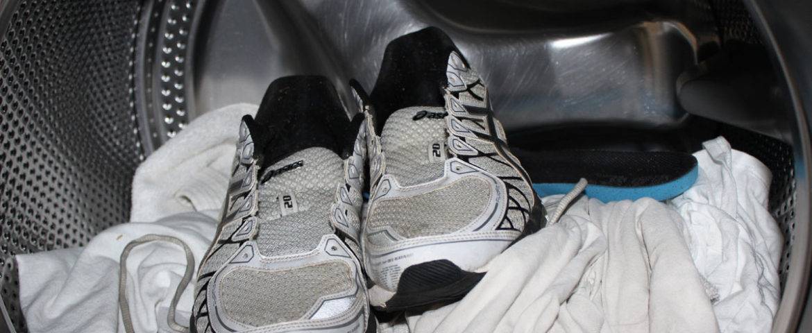 نحوه شست‌وشوی کفش‌های ورزشی در ماشین لباسشویی