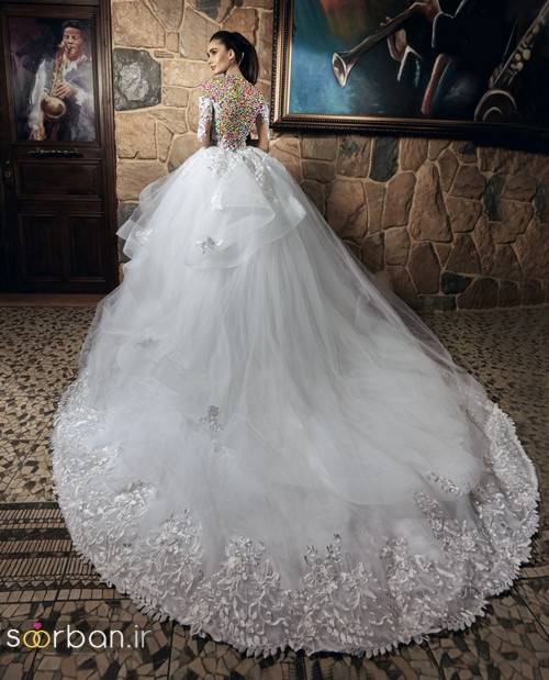 عکس لباس عروس پفی آستین دار با دامن دنباله دار